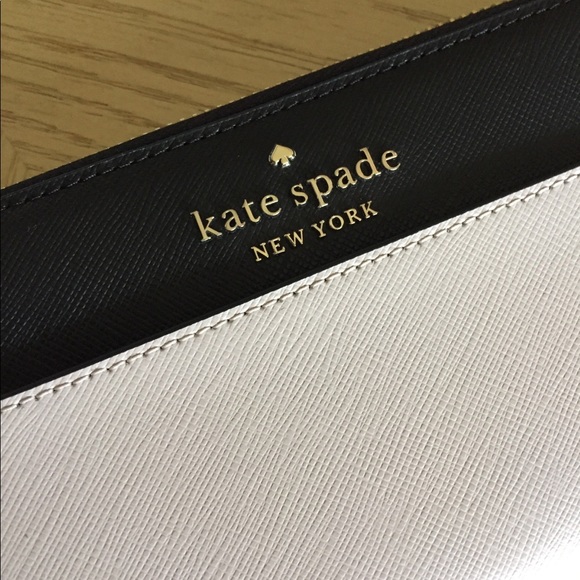 Kate Spade Warm Beige And Black Leather Wallet - Picture 3 of 9